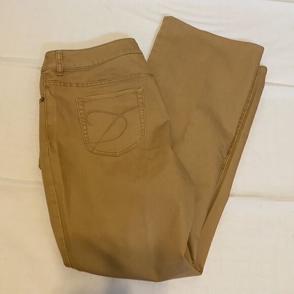 Chico’s Jeans Size 2 Ultimate Fit Flare Leg Jeans NWOT - Picture 6 of 6